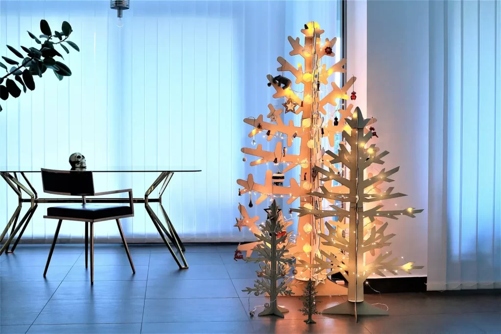 https://www.implasticfree.com/wp-content/uploads/2023/11/LakaLuka-Nordic-Design-Wooden-Spruce-Christmas-Tree-LR-1024x683.webp